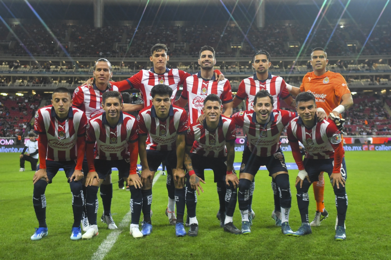 La ALINEACIÓN CONFIRMADA de Chivas vs Pumas en la vuelta de los CUARTOS DE FINAL del Apertura 2023: Los 11 titulares de Veljko Paunovic
