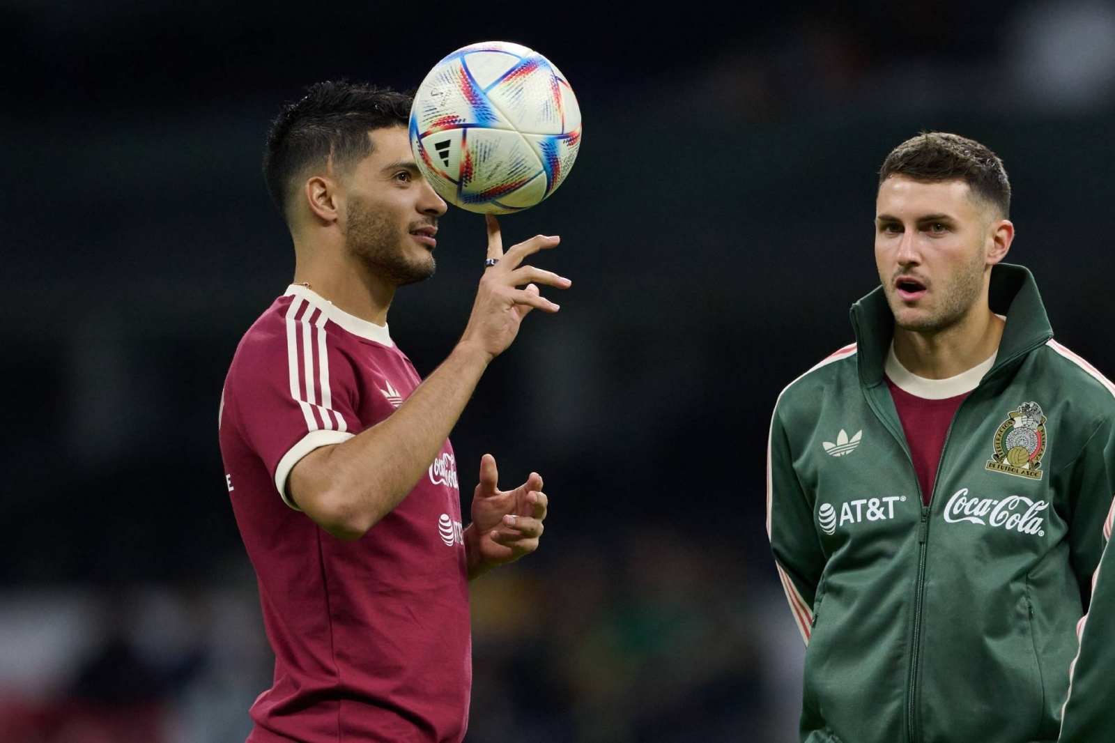 Raúl Jiménez se pronuncia sobre el NUEVO RÉCORD de Santi Giménez en la Eredivisie