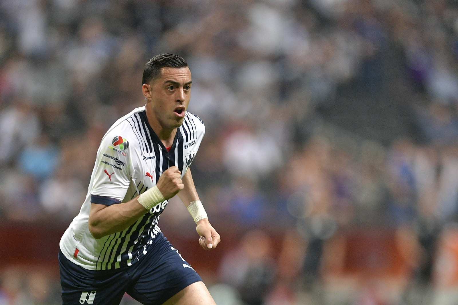 Rogelio Funes Mori se perfila a ser el SUSTITUTO de Luis Suárez