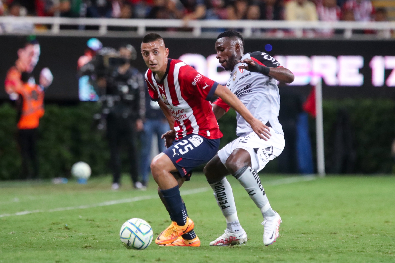 POLÉMICA DESIGNACIÓN ARBITRAL para el Clásico Tapatío entre Atlas y Chivas