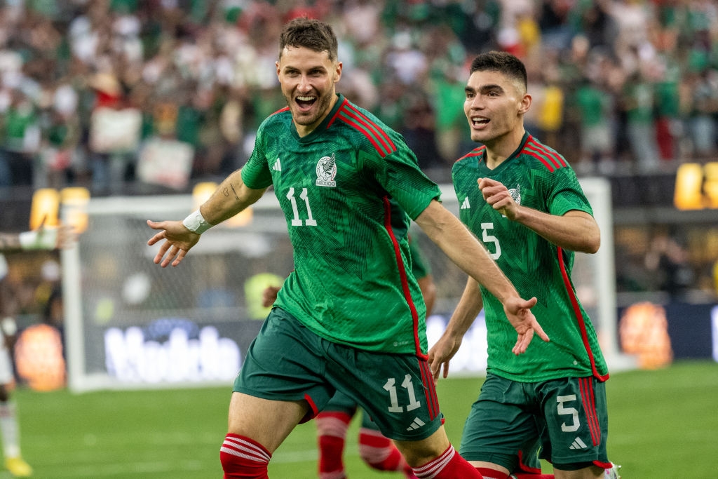 Filtran los clubes de la Serie A, La Liga y Premier League, que buscan el fichaje de Santiago Giménez