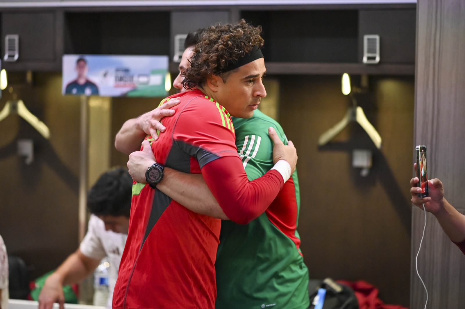 ¿IMPOSICIÓN? Guillermo Ochoa IMPIDE OPORTUNIDADES para los demás porteros de la Selección Mexicana