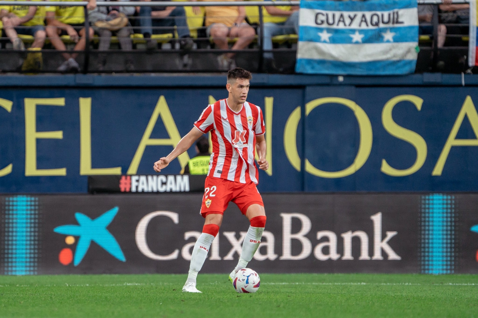 Pese al BERRINCHE con el Espanyol, César Montes YA DEBUTÓ con el Almería