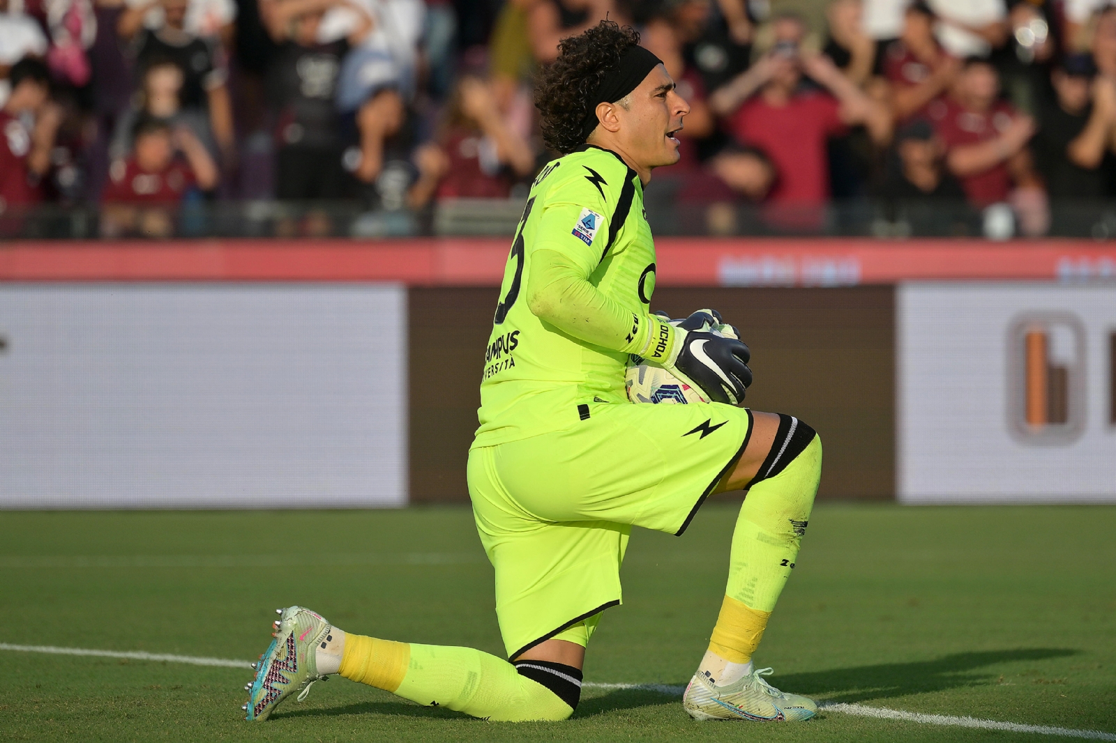 ¿Se come el gol? Guillermo Ochoa recibe EXTRAÑA ANOTACIÓN en el Salernitana vs Torino de la Serie A