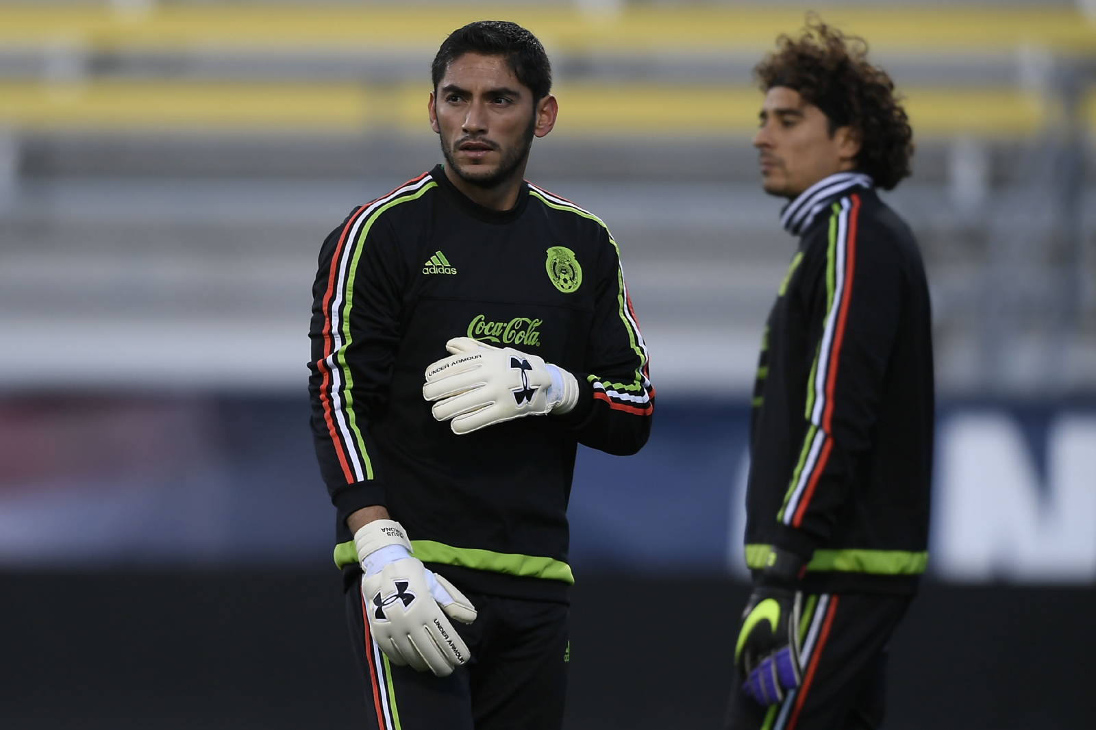 ¿Influyó en quién fue titular? Miguel Herrera reveló PELEA entre Guillermo Ochoa y Jesús Corona