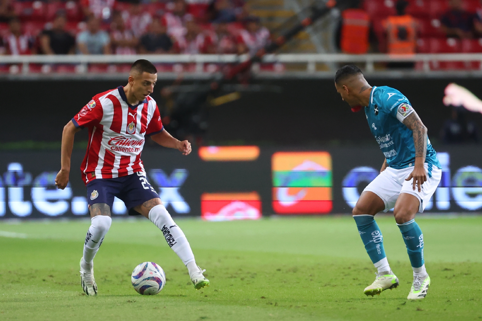 ¡Chivas PIERDE de manera OFICIAL vs Mazatlán! Comisión Disciplinaria SE EQUIVOCA en alineación indebida