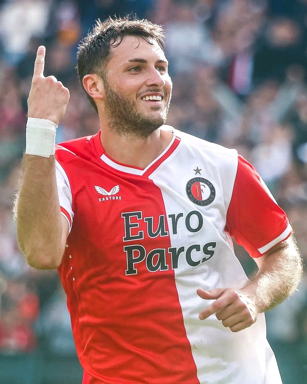 ¡Media vuelta y ADENTRO! Santiago Giménez anota GOLAZO en el Feyenoord vs Go Ahead Eagles
