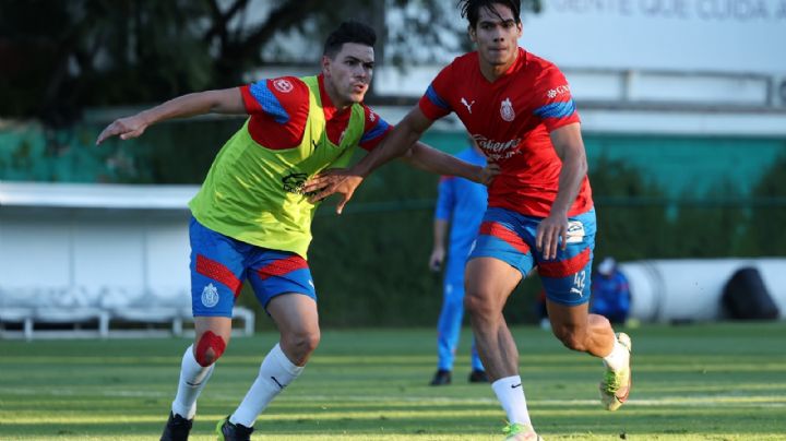 La Posible Alineación de Chivas para su partido contra Santos Laguna en la Copa Sky