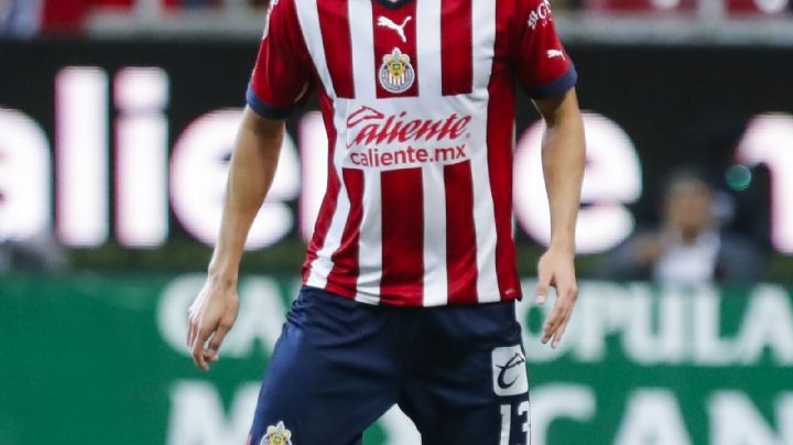 Defensa canterano de Chivas se enlista como el segundo central Sub 21 más prometedor del mundo