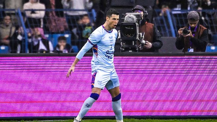 ¡Siuuuuu! Cristiano Ronaldo anota su doblete en el partido entre el PSG y el Riyadh XI