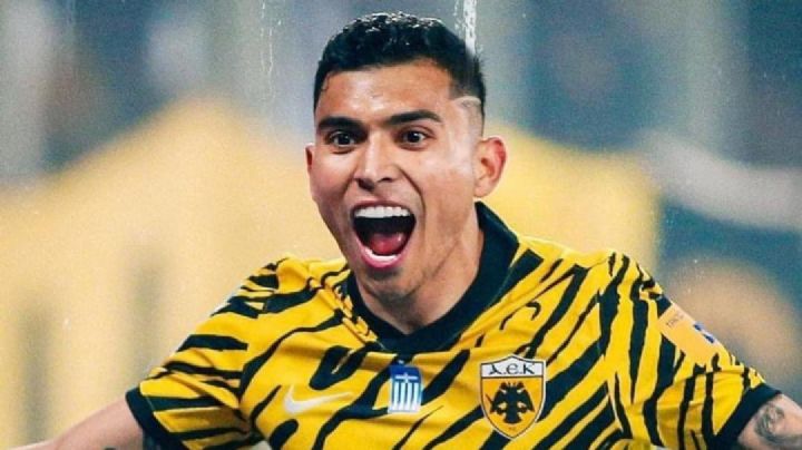 Video | Orbelín Pineda la sigue ROMPIENDO en Grecia y anota con el AEK Atenas frente al Aris