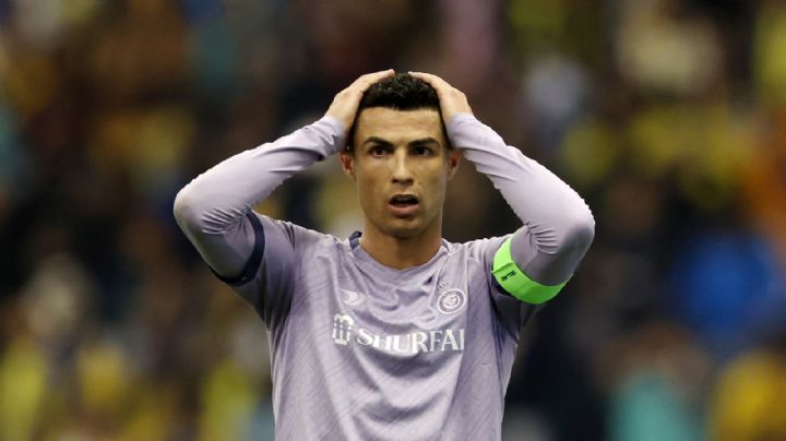 Aficionados del Al-Nassr YA NO QUIEREN a Cristiano Ronaldo y pisotean su playera