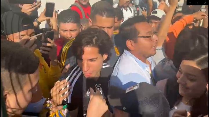 Video | ¡Como ESTRELLA! Así llegó Diego Lainez a sus pruebas médicas con Tigres