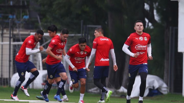 Sigue el CASTIGO: Chivas DESCARTA a uno de sus jugadores castigados mientras perdona a los otros 2