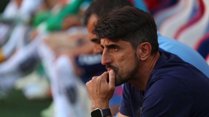 Veljko Paunovic NO NECESITA permiso de Chivas para IRSE al Almería