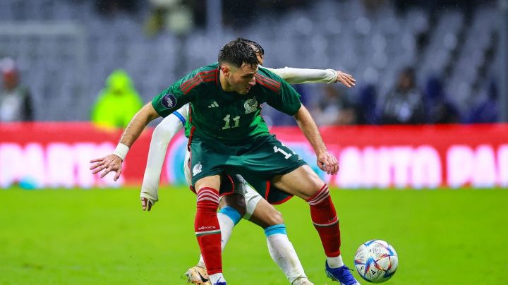 Afición mexicana AGRADECE a Santi Giménez POR COBRAR el primer penal con la Selección