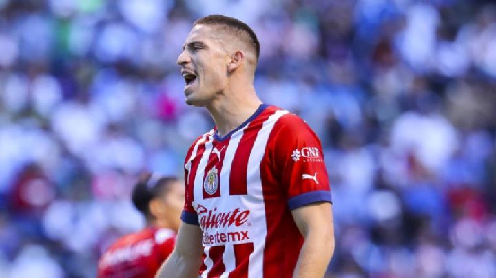 ¡Triste adiós! Santiago Ormeño es REVENTADO por la afición de Chivas en su mensaje de despedida