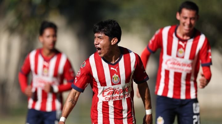 ¡ESPECTACULAR! GOLAZO de larga distancia de joven canterano de Chivas Sub-20