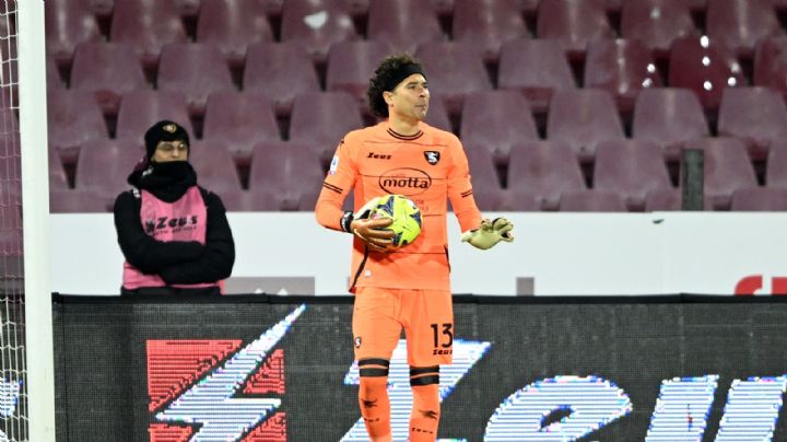 Salernitana de Guillermo Ochoa DEJA IR LA VICTORIA ante el Spezia en la Serie A de Italia