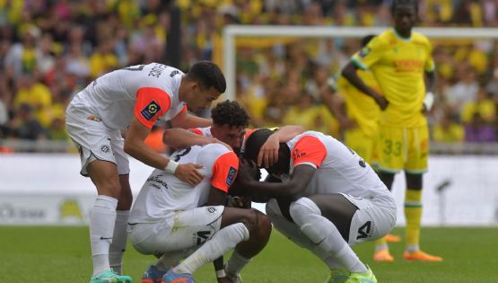 Video | Jugador se DETIENE a medio partido para LLORAR por el fallecimiento de su madre