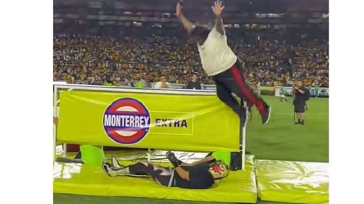 Video | Activación de medio tiempo del Tigres vs Chivas SE HACE VIRAL por la participación de un aficionado