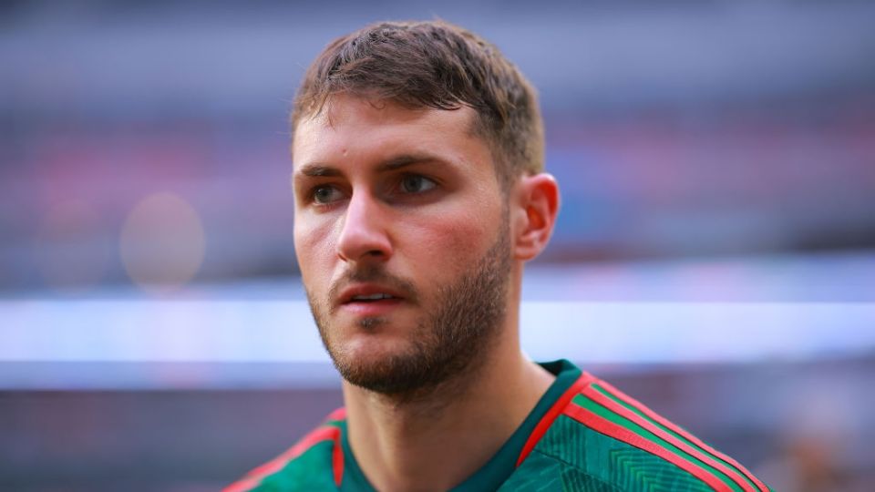 Santiago Giménez atraviesa por un gran momento futbolístico con el Feyenoord.
