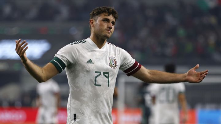 Santiago Giménez confiesa el ACERCAMIENTO que tuvo con Gerardo Martino por su buen momento en Europa