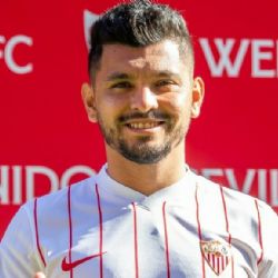 Video | Jesús Tecatito Corona causa POLÉMICA por dar una entrevista con acento español