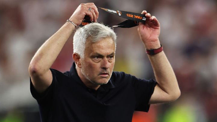 ¿Por qué José Mourinho REGALÓ la medalla de segundo lugar de la Europa League a un aficionado?