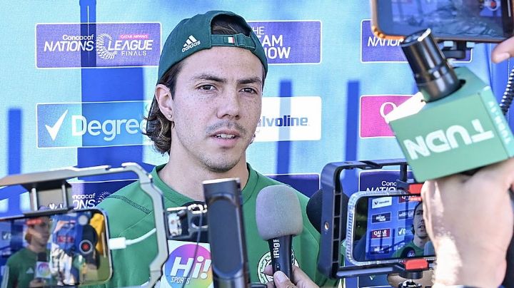 Sebastián Córdova SE BURLA de aficionado de las Chivas que intentó trollearlo