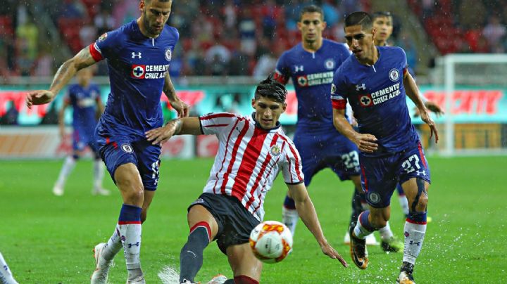 Club de la Liga MX quiere ROBARLE el FICHAJE de Alan Pulido a Chivas