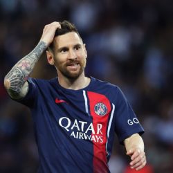 Video | Con ABUCHEOS y silbidos DESPIDEN a Lionel Messi del PSG