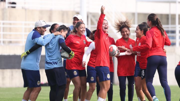 Filtran al nuevo DT de Chivas Femenil e inicia la POLÉMICA entre los aficionados