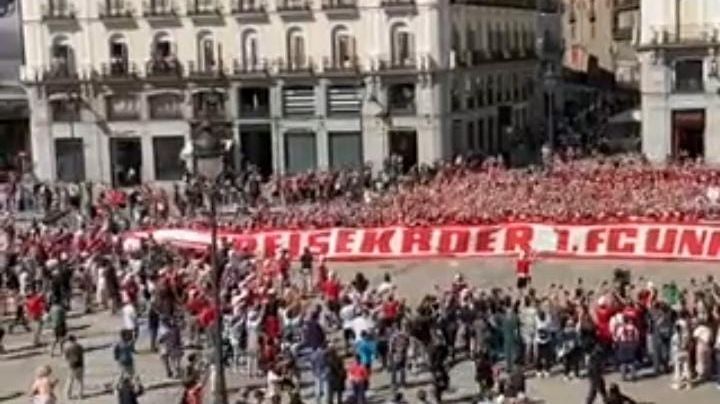 Aficionados del Unión Berlín ABARROTAN las calles para su primer partido de Champions League vs Real Madrid