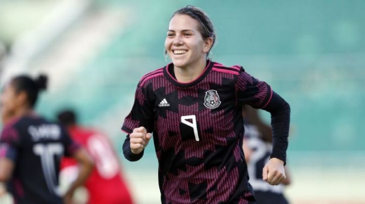 ¡Orgullo de Chivas! Licha Cervantes RECIBE RECONOCIMIENTO con Selección Mexicana Femenil