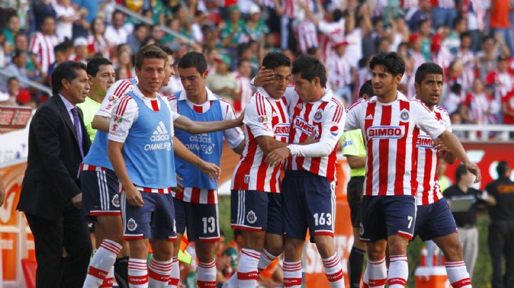 REGRESÓ a Europa pero aún QUIERE RETIRARSE en las Chivas