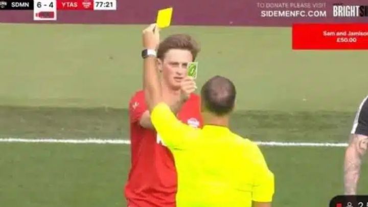 ¿Genio o ridículo? Jugador le saca CARTA DEL UNO al árbitro para revertir su amonestación