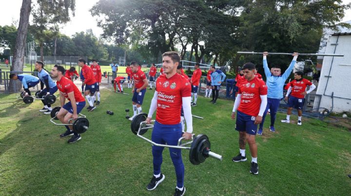 Oficial: Chivas DA LA BIENVENIDA a canterano que va a REFORZAR al Primer Equipo