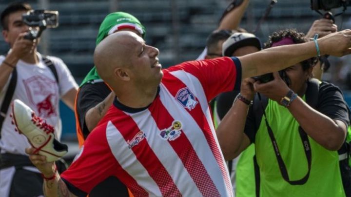 ‘Bofo’ Bautista DESPRECIA la camiseta del Club América previo al Clásico Nacional contra Chivas